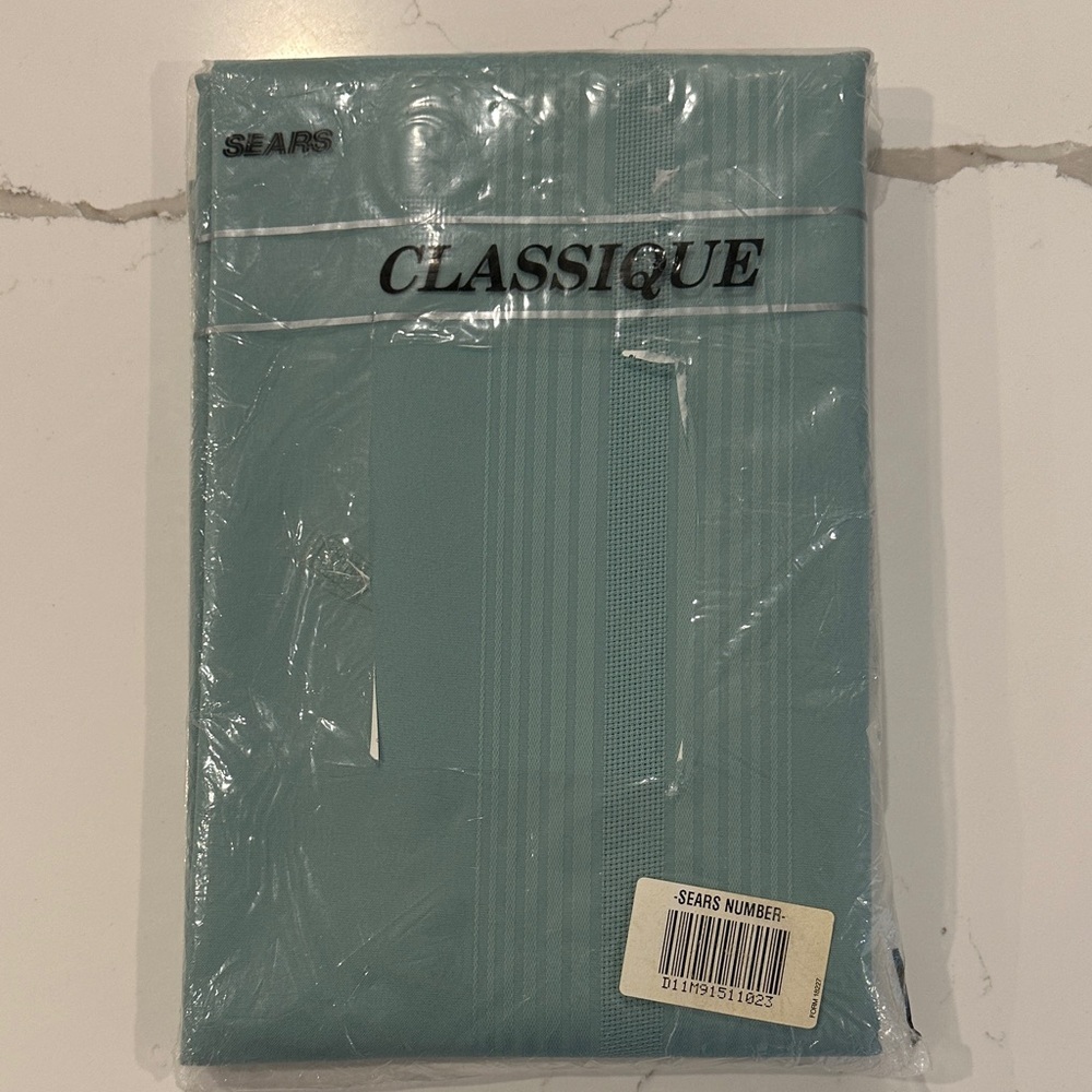 Vintage Sears Classique Tablecloth Seafoam Green 60” x 84” rectangle oblong